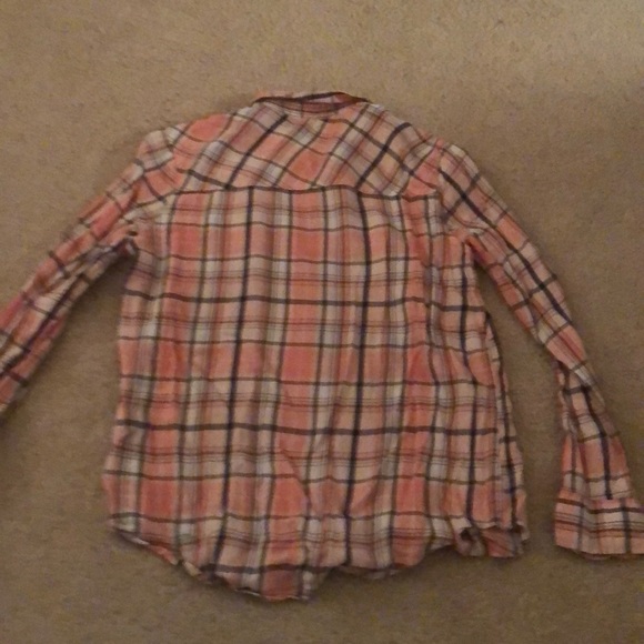 Button-up shirt - Picture 2 of 3